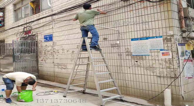 深圳龙华区小区安防监控安装 楼梯口监控安装布线.jpg
